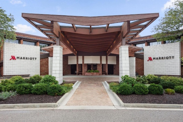 Lincolnshire Marriott Resort image 1