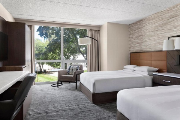 Lincolnshire Marriott Resort image 13