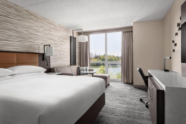 Lincolnshire Marriott Resort image 17