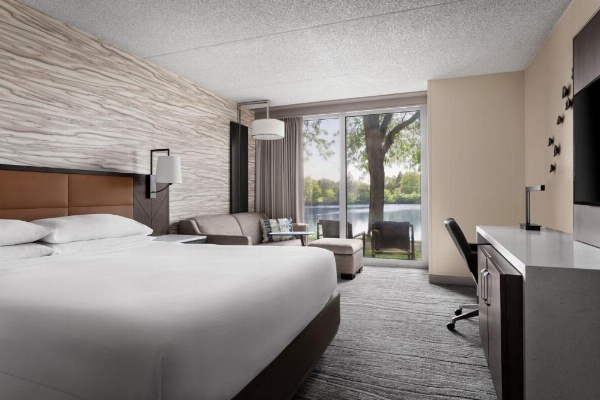 Lincolnshire Marriott Resort image 18